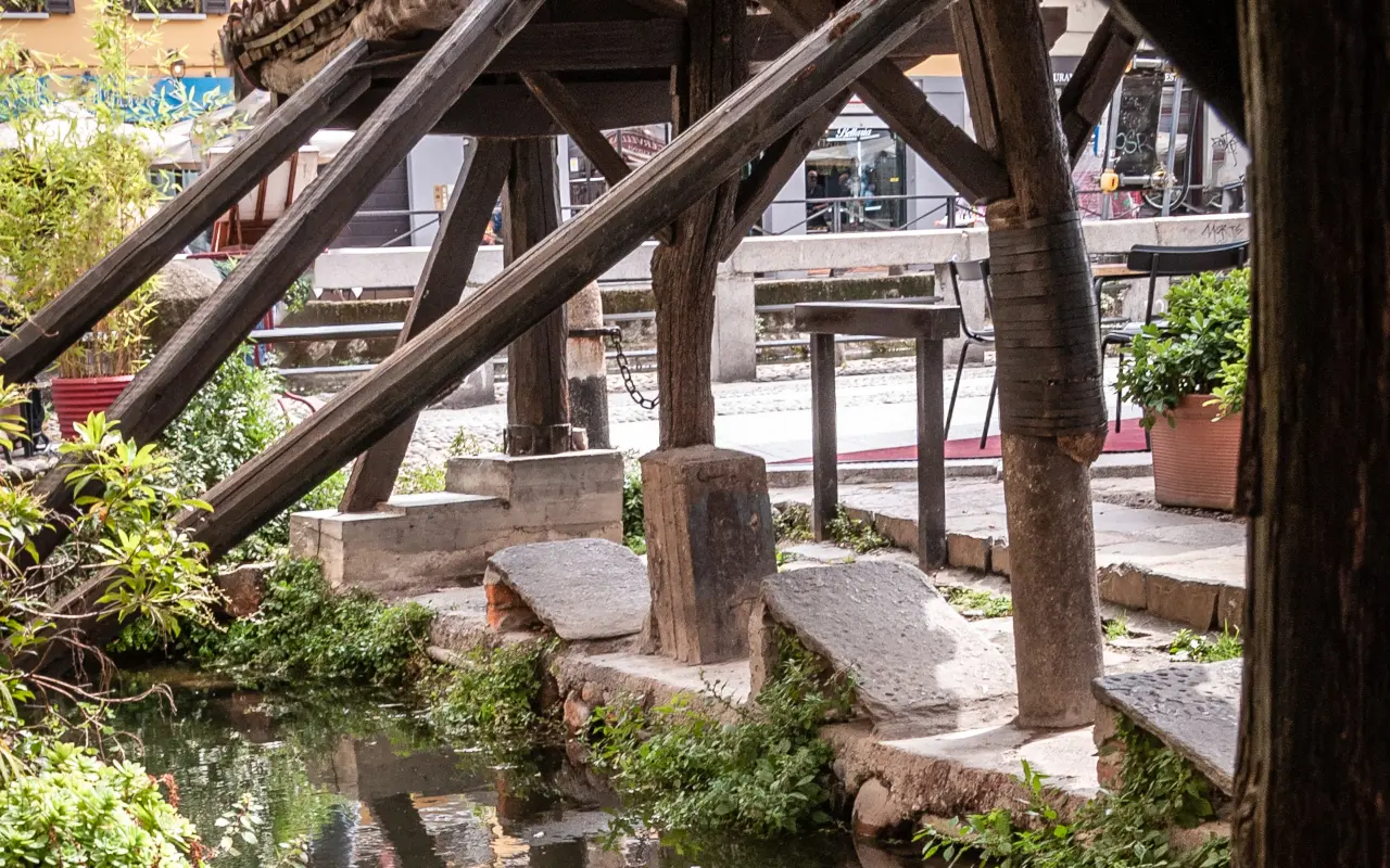 Hablaremos sobre el emblemático lavadero que todavía a día de hoy sigue siendo un símbolo de Milán.