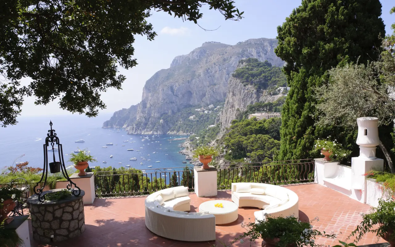 La isla de Capri, desde Anacapri, ofrece vistas únicas a la bahía.
