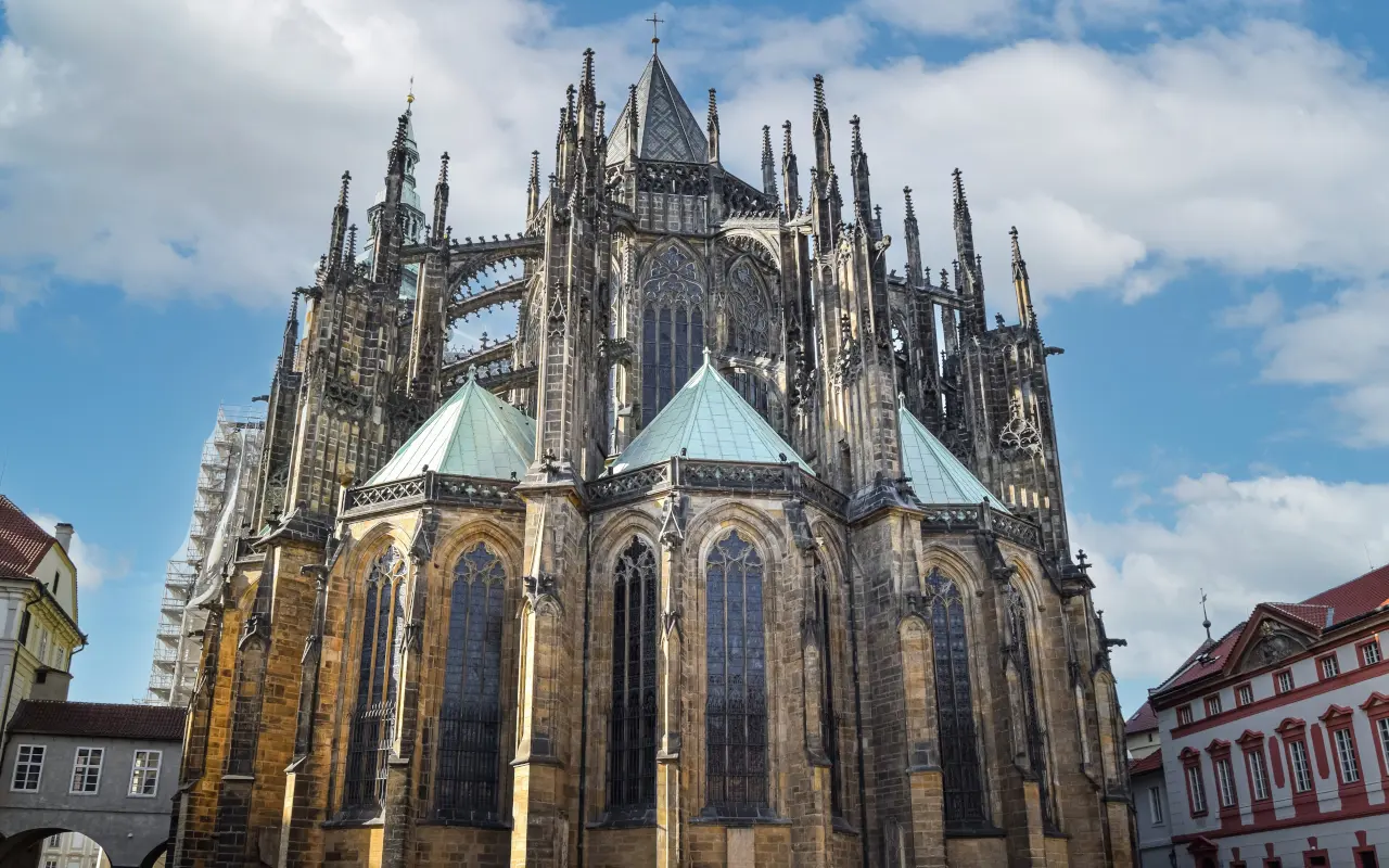 Catedral de San Vito, uno de los monumentos más relevantes del interior del castillo.