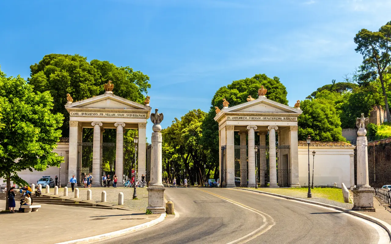 Entrada principal de la Galería Borghese, el lugar de acceso a este icónico parque.