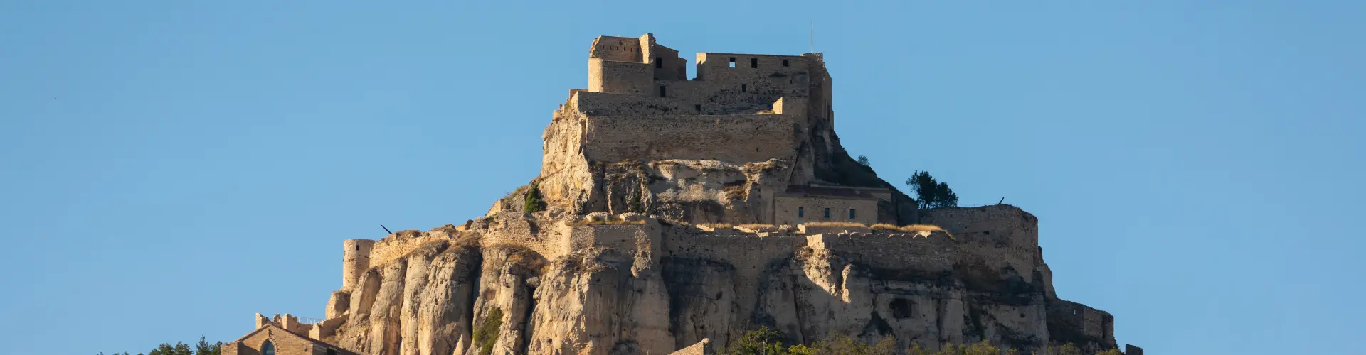 Casa en el alto de la montaña en Castellón provincia