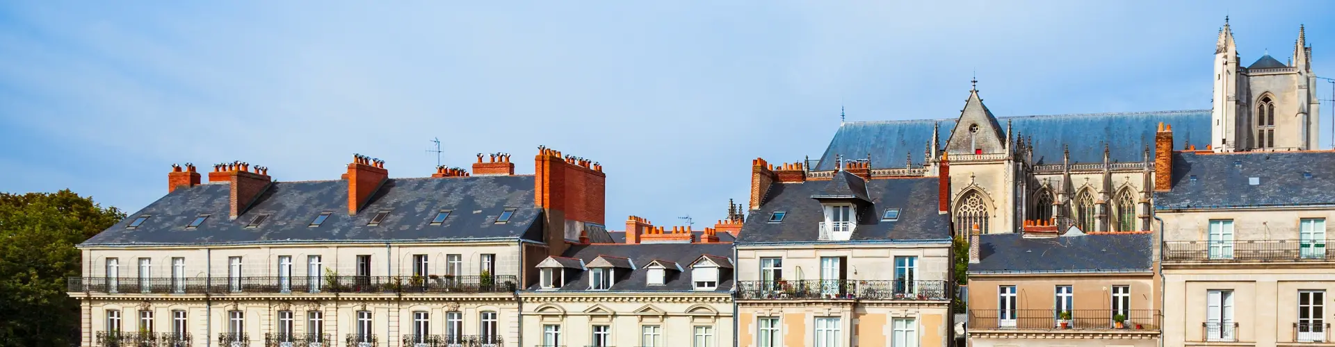 Edificios típicos de Francia en la ciudad de Nantes