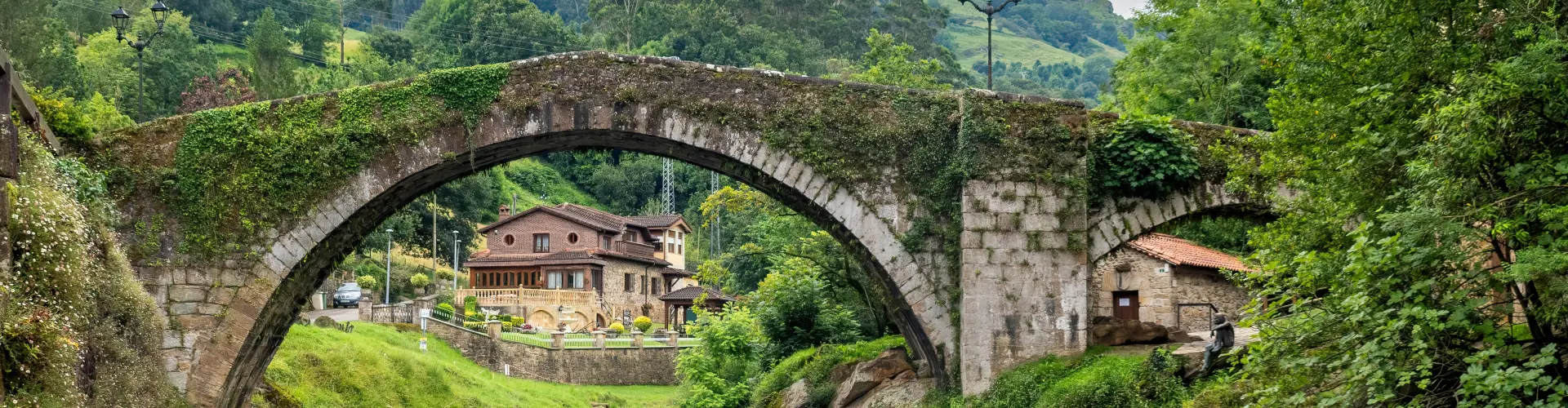 El puente equivocadamente llamado romano en Liérganes, Cantabria
