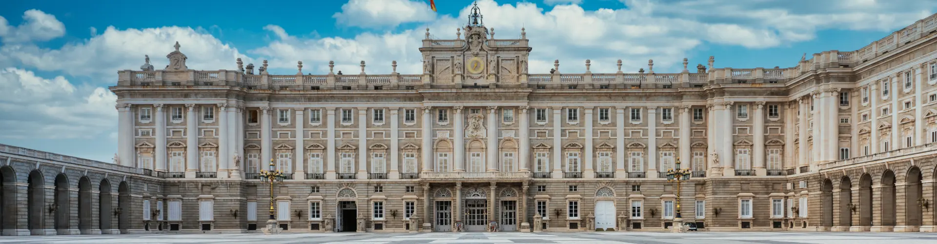 Palacio Real en Madrid, uno de los edificios históricos más visitados desde la catedral.