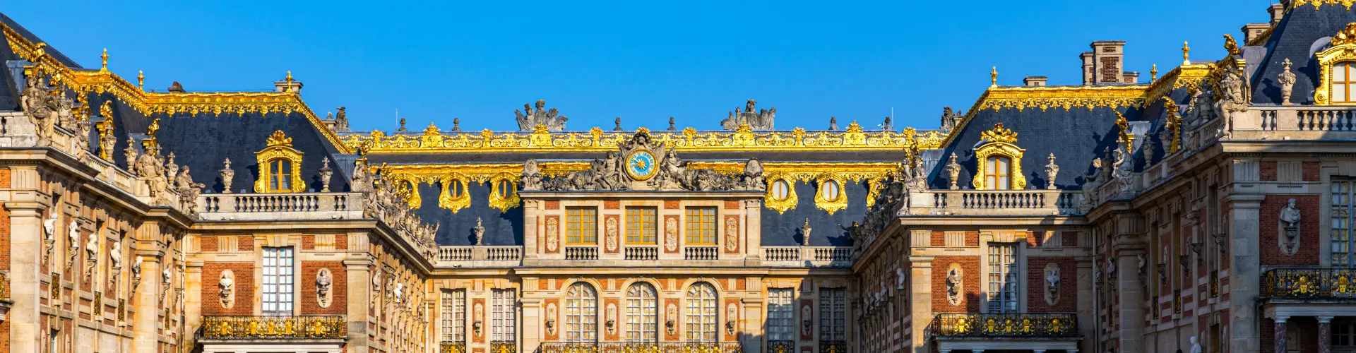 Entrada principal del Palacio de Versalles, París
