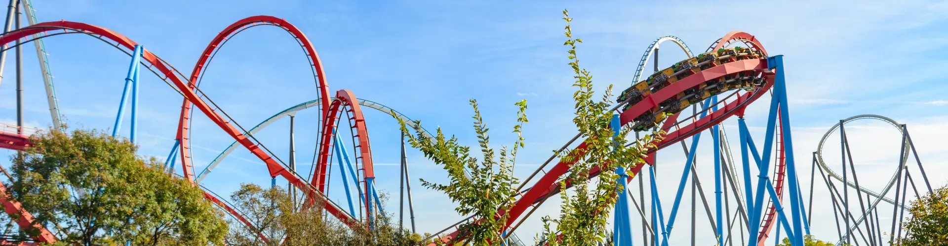 Las impresionantes atracciones del parque temático de Tarragona Port Aventura.