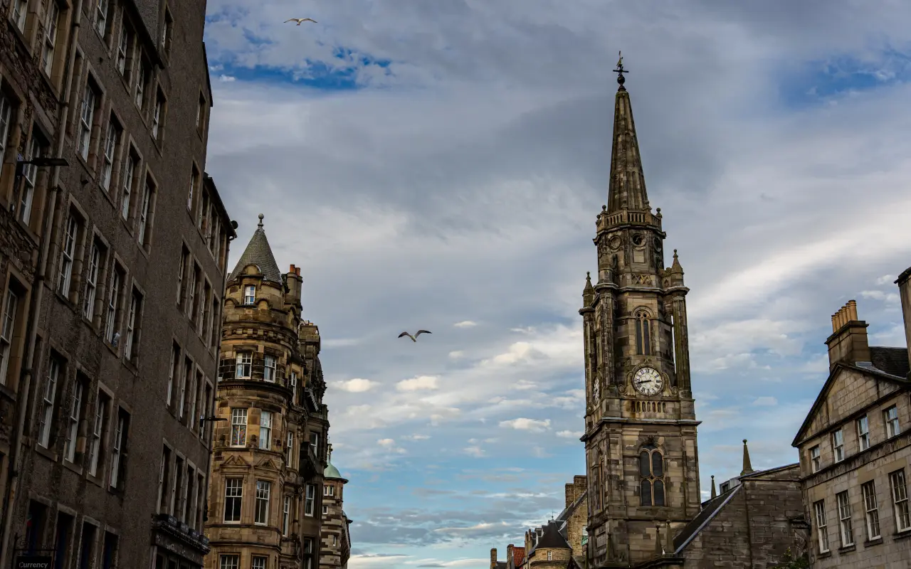 Foto de los monumento de la Royal Mile de Edimburgo