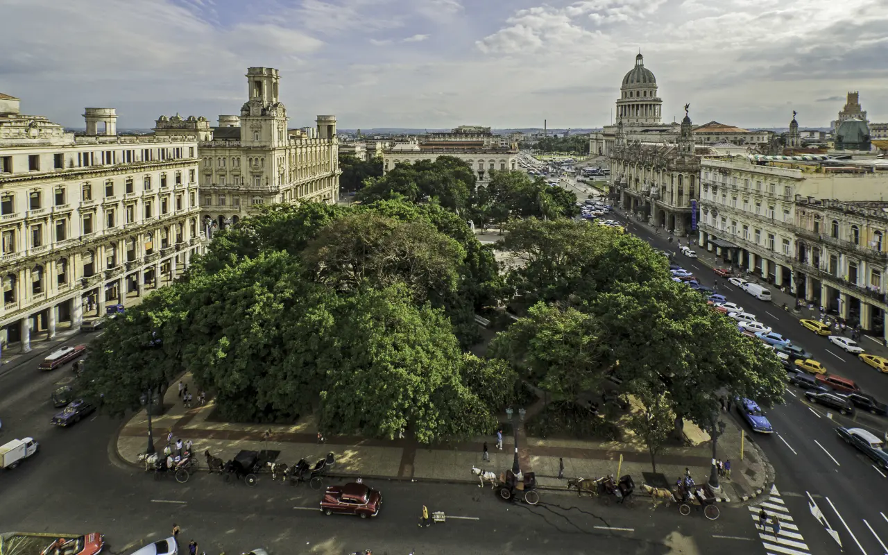 Imagen panorámica del Parque Central de La Habana, Cuba