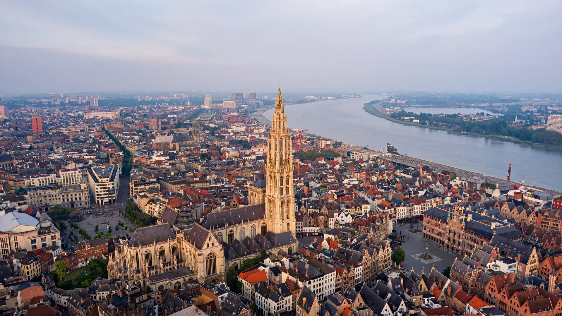 Excursión a Amberes y Atomium desde Bruselas en autobús - buendía