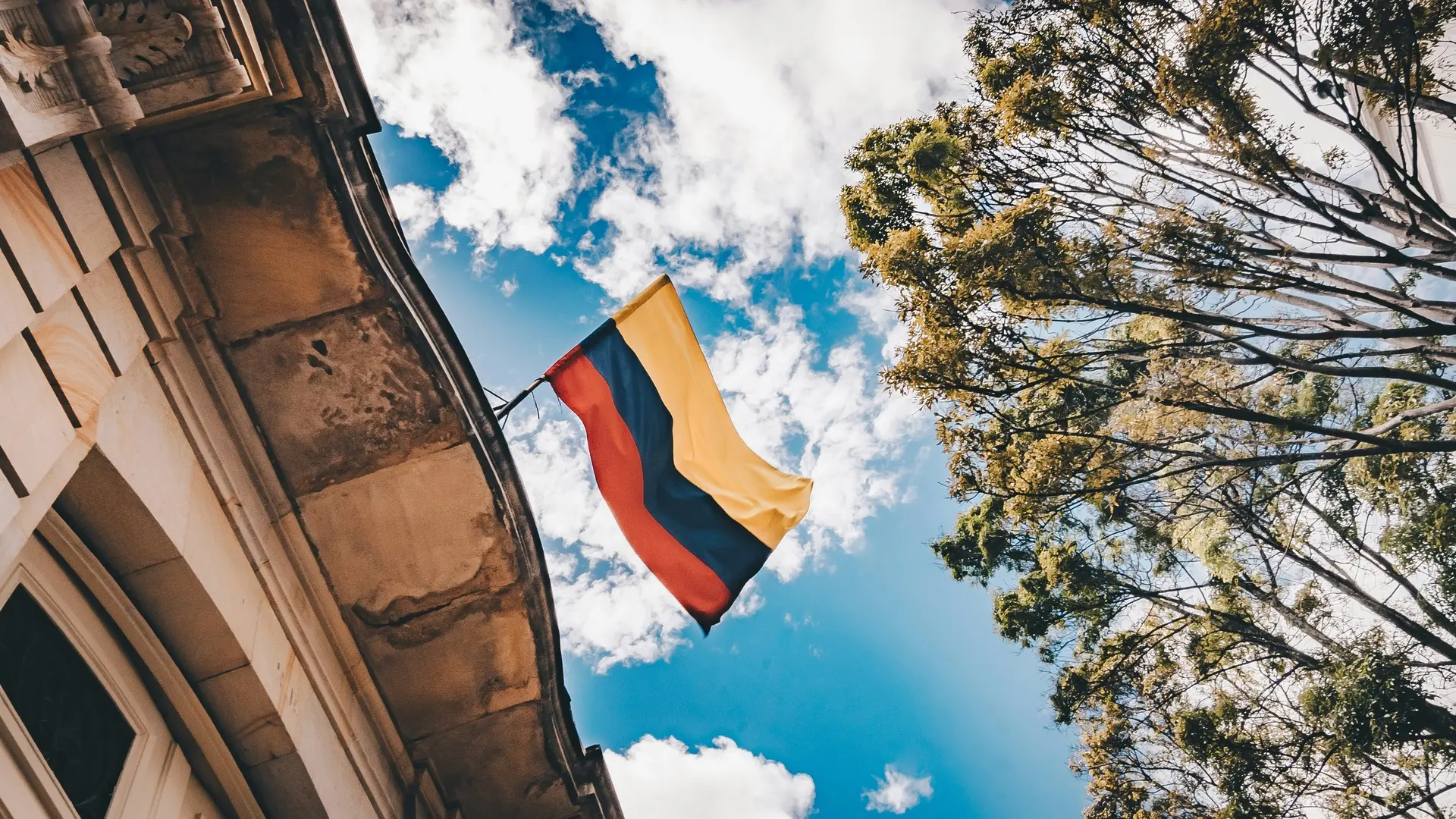 00-HERO-bogotá.jpg string