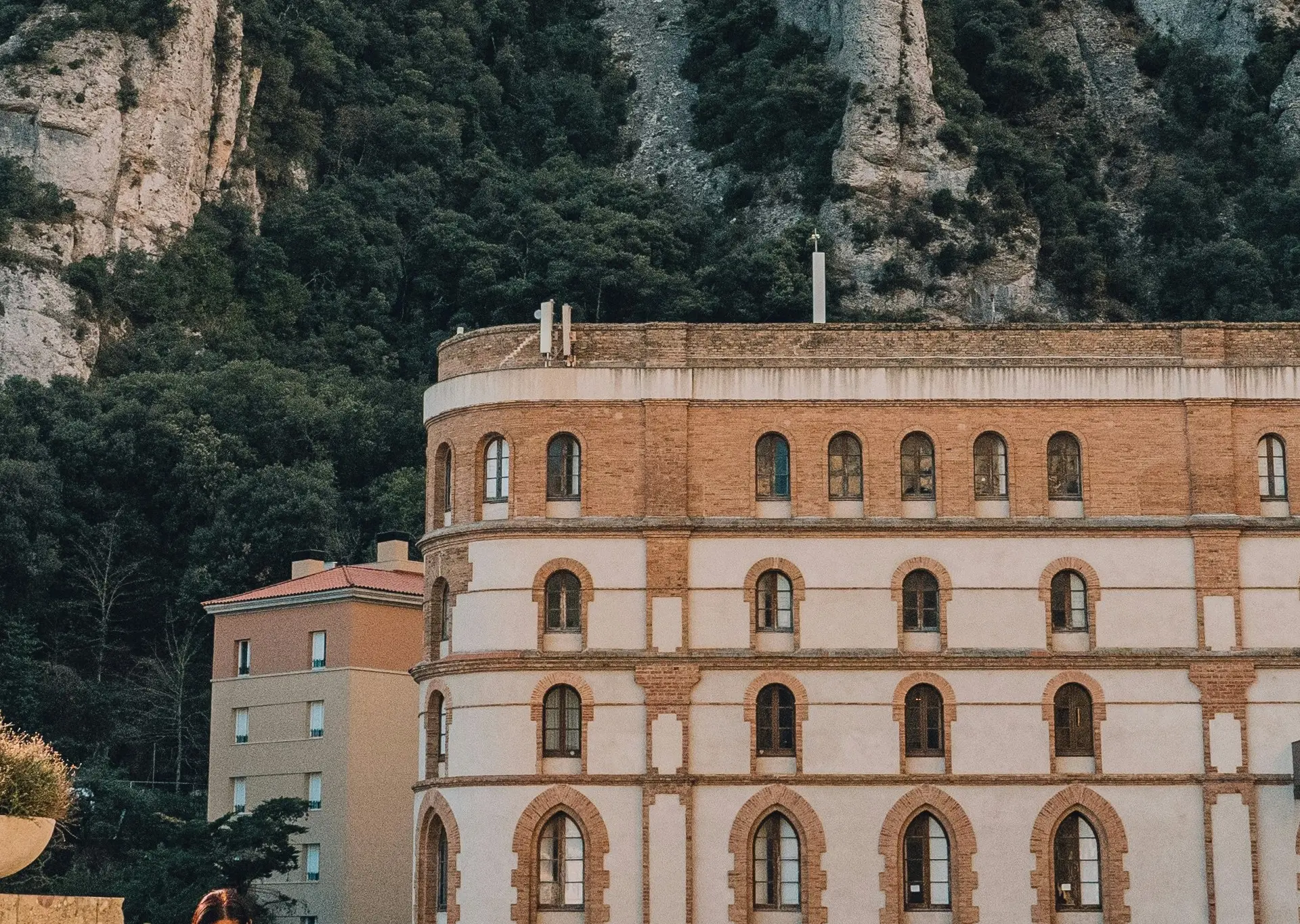Excursión a Montserrat, Tarragona y Sitges desde Barcelona