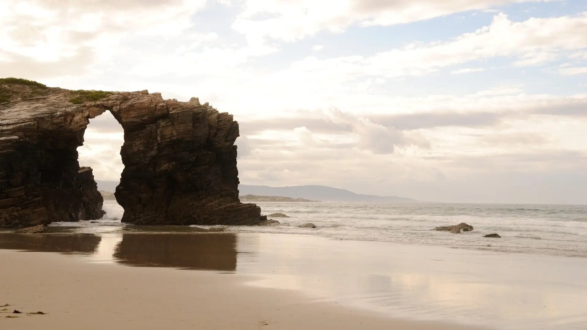 Excursión a la playa de las Catedrales, Ribadeo, Isla Pancha y Tapia de Casariego desde Oviedo