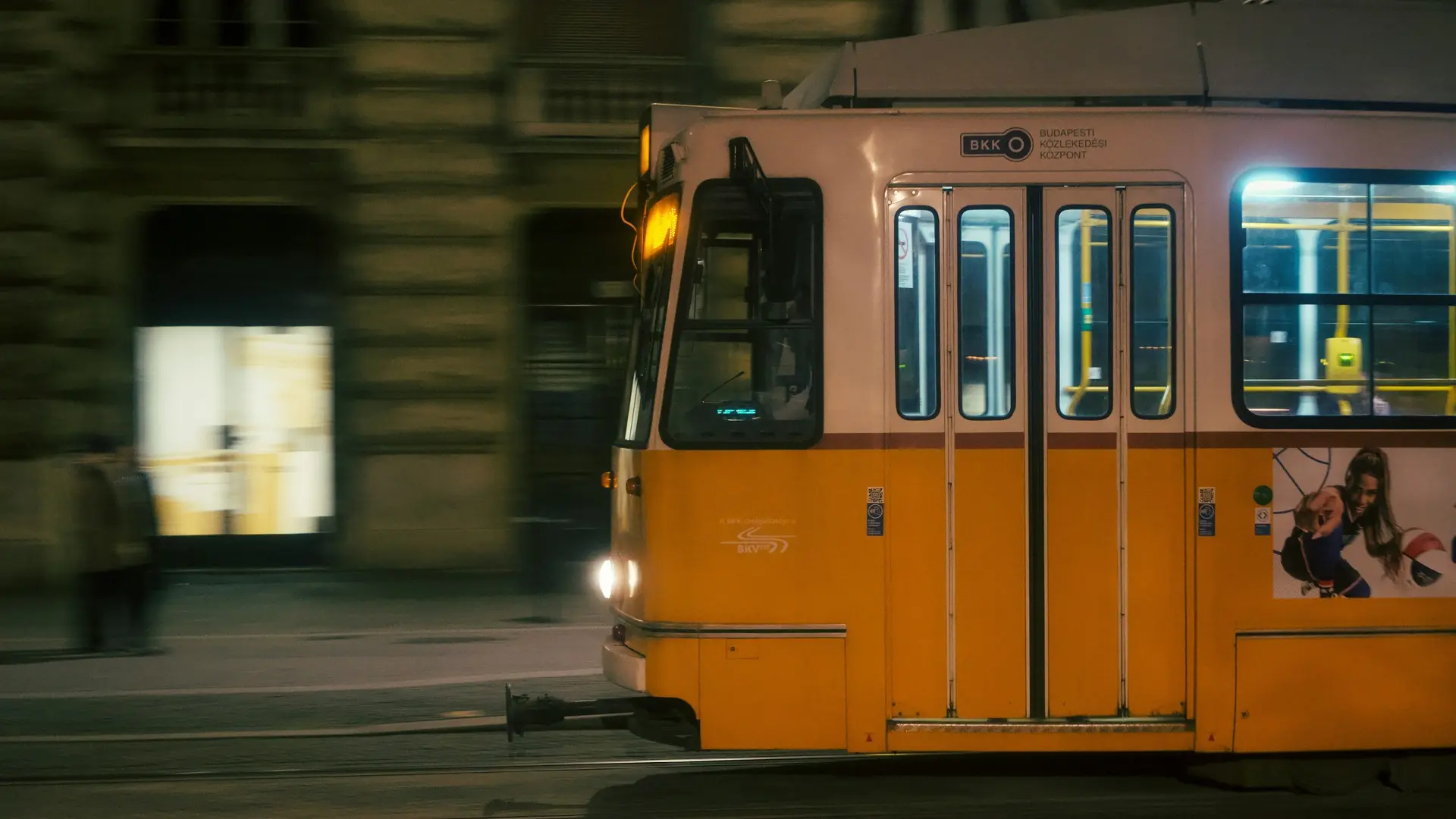 Tour nocturno por Budapest con paseo en barco por el Danubio 