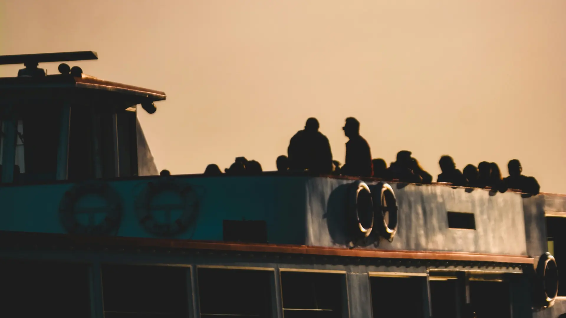 Paseo en barco por el Duero con música en directo - buendía