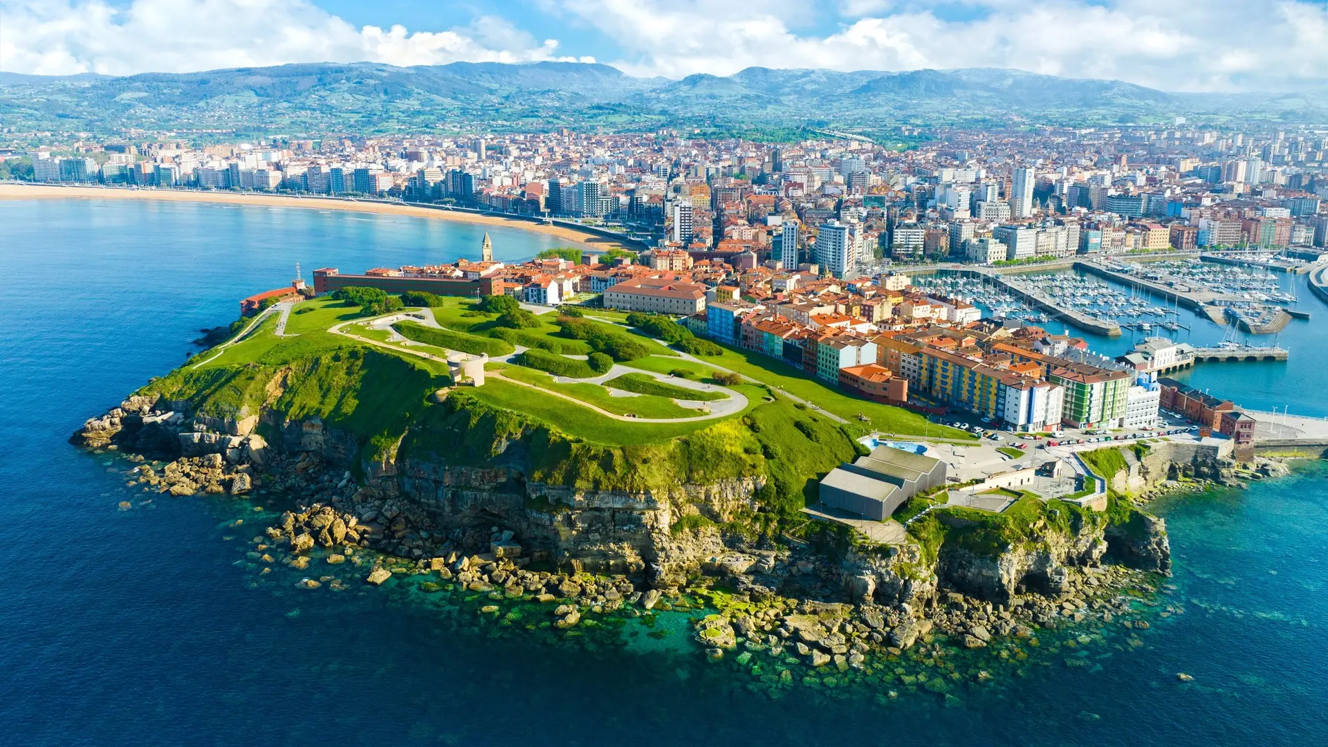 Visita guiada por Gijón con espicha asturiana opcional