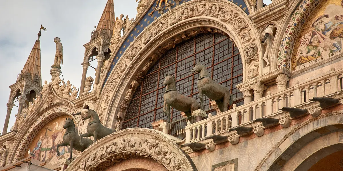 Esculturas Caballos de San Marcos