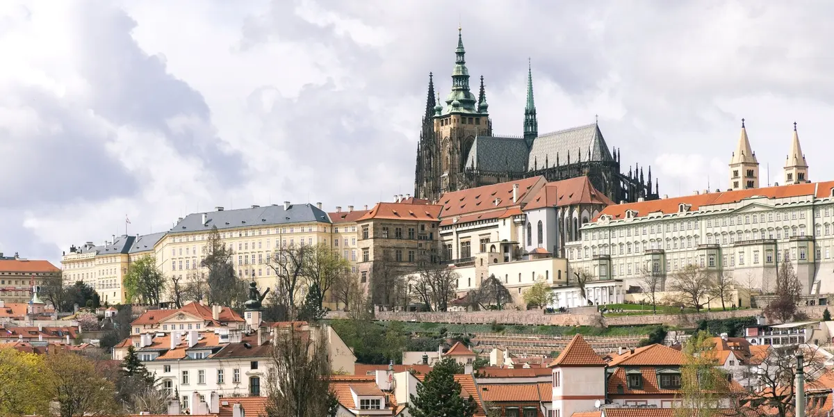 Vista del Castillo de Praga y la Catedral de San Vito