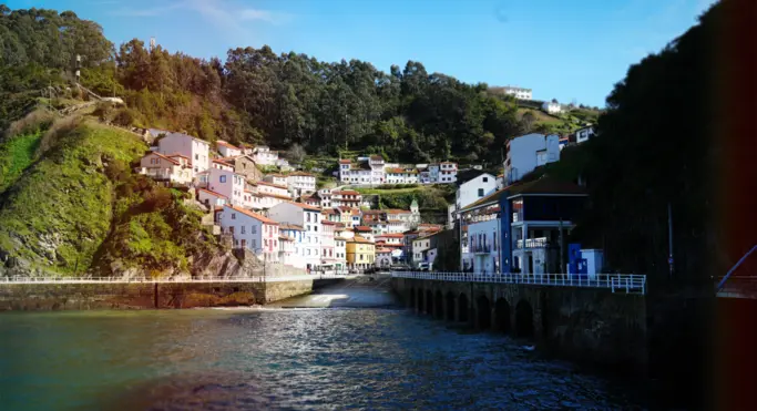 Cudillero frente al mar Cantábrico