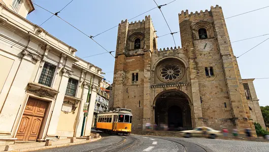 catedral se alfama lisboa visita guiada buendia