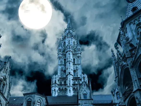 Marienplatz por la noche - Tour de las Leyendas de Múnich - Excursiones y Actividades en español en Múnich - Buendía