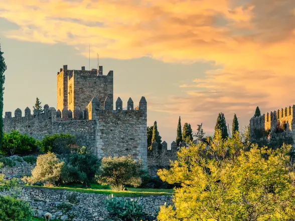 Tour a pie por Trujillo al atardecer