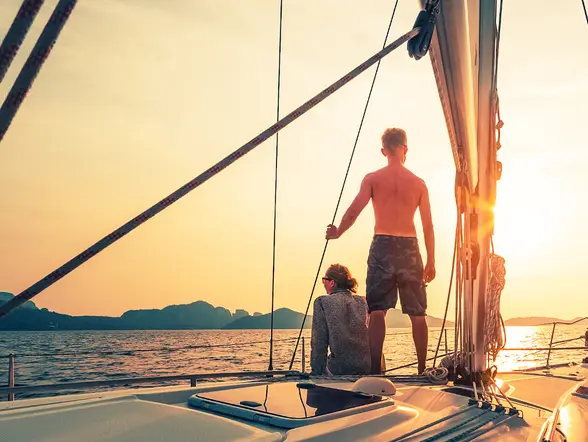 Paseo en catamarán al atardecer por Valencia - buendía