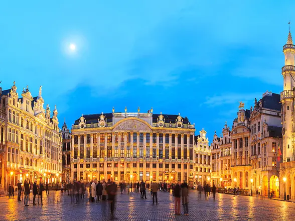 Grand place de Bruselas al atardecer - Free Tour Bruselas nocturno - Visitas guiadas y Excursiones Buendía Bélgica 