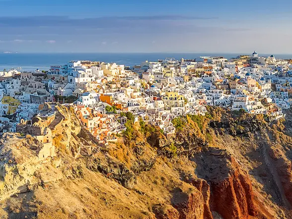 Casa en los acantilados de Oia - Tour de la isla Santorini - Excursiones y Visitas guiadas Buendía Grecia