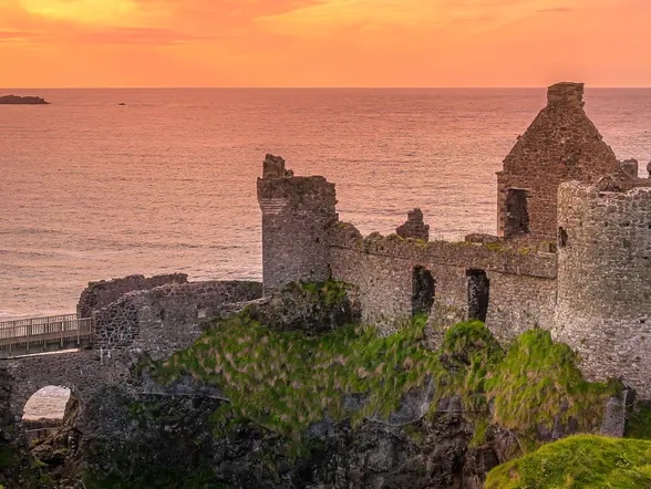 Panorámica Castillo de Dunluce - Excursión al norte de Irlanda: Belfast, Calzada del Gigante y el Castillo de Dunluce - Visitas Guiadas y Excursiones en español en Dublín - Buendía