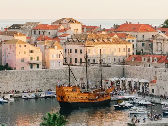 Crucero Panorámico y recorrido a Pie por Dubrovnik