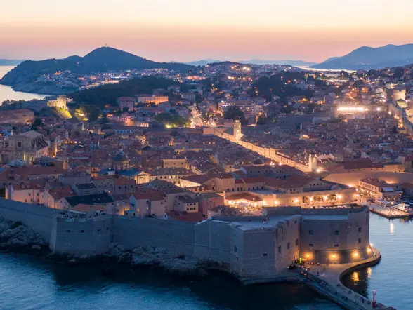 Travesía Nocturna del Puerto Viejo al Puerto Nuevo