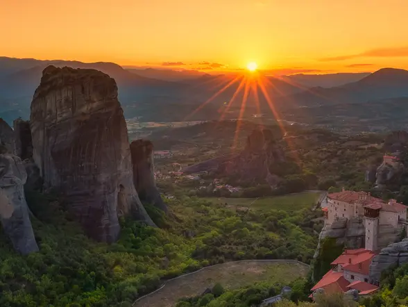 Tour por las montañas de Meteora al atardecer
