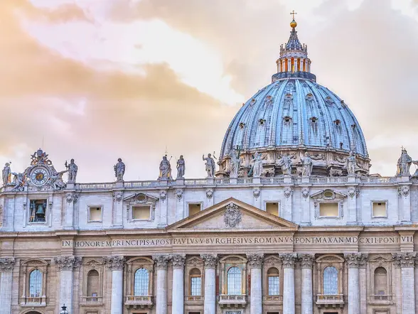 Entrada a la basílica de San Pedro con cúpula y audioguía - buendía