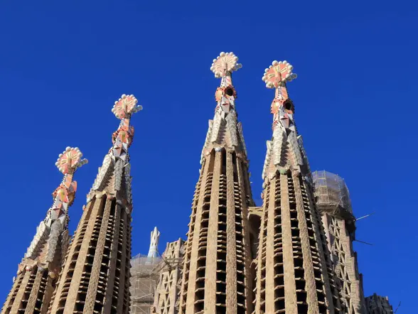 Visita guiada a la Sagrada Familia con acceso a las torres - buendía