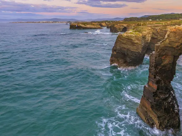 Excursión a la playa de Las Catedrales y visita guiada en Ribadeo