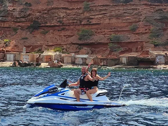 Excursión en moto de agua a Cala Salada