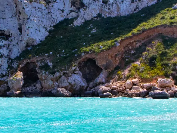 Excursión en barco por las calas de Ibiza