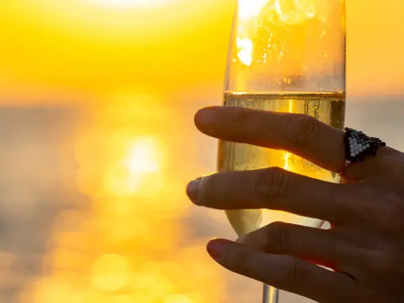 Paseo en catamarán al atardecer en Málaga