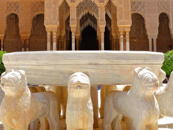 Visita guiada completa a la Alhambra y Tarjeta City Pass