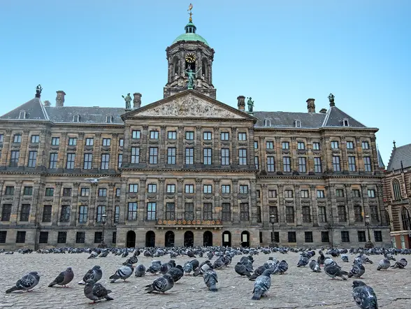Fachada del Palacio Real de Ámsterdam