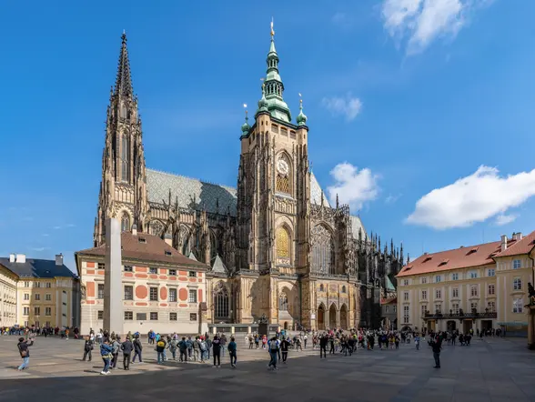 Entradas al Castillo de Praga con acceso prioritario y visita por los exteriores - buendía