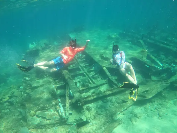 Snorkel a un barco hundido en La Habana