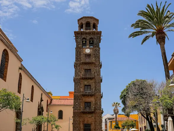 Torre y plaza de la Concepción en La Laguna.