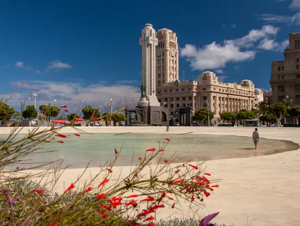 Plaza de España en el centro de Santa Cruz de Tenerife, el punto inicial de este free tour.