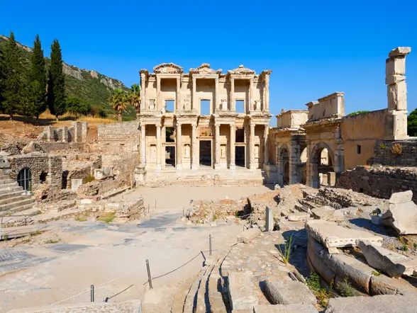 Biblioteca de Celso en Éfeso, una de las paradas de esta excursión de 5 días.