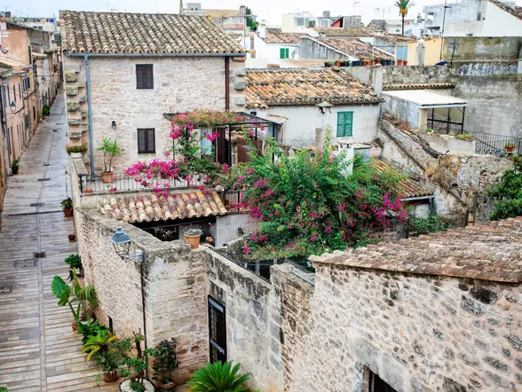 Casco antiguo de Alcudia en Mallorca