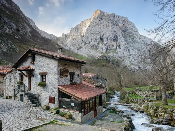 Excursión a Lagos de Covadonga y Bulnes con funicular incluido desde Cangas de Onís