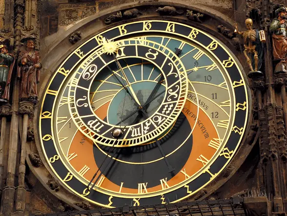 Entrada a la torre del Reloj Astronómico de Praga con 20 minutos de introducción - buendía