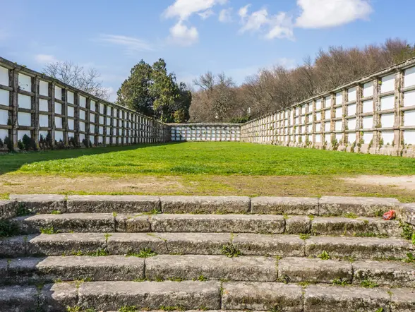 Vista principal del antiguo cementerio de Santiago.