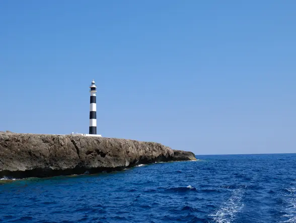 Faro de la Isla de Aire en Menorca.